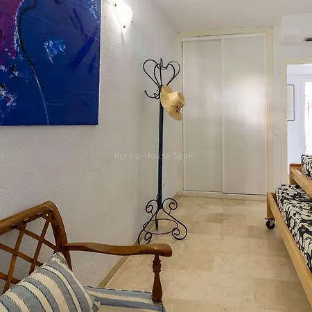 Ref 118 Zeezicht, 3 Slaapkamers, 2 Badkamers, 2 Grote Zwembaden Appartement
